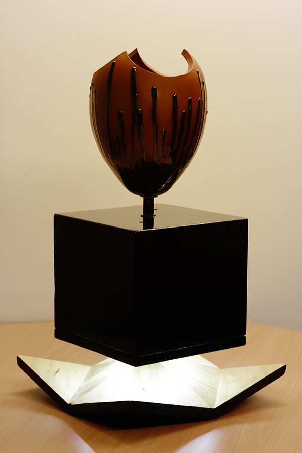 het-ei-the-egg-crackling-water-electronics