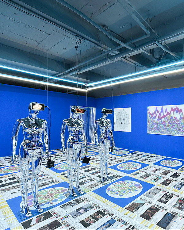 ziyang-wu-a-woman-with-the-technologyok